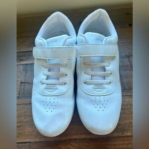 Girls Cheerleading Shoes. Size 3.